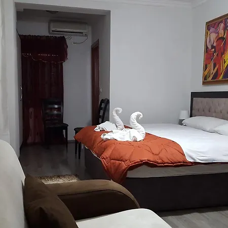 Livia 3* Τίρανα