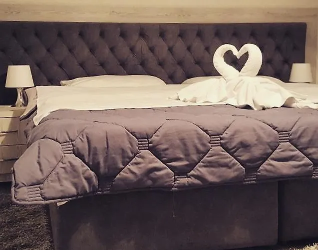 利维亚酒店 3* 地拉那